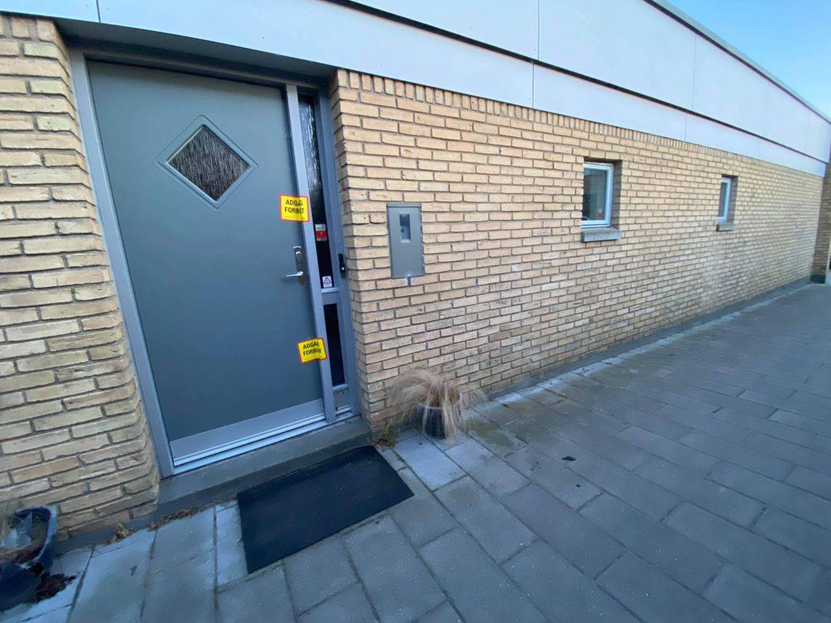 Det var på denne adresse i Lystrup, at den 61-årige mand forsøgte at dræbe sin kone. Foto: Øxenholt foto