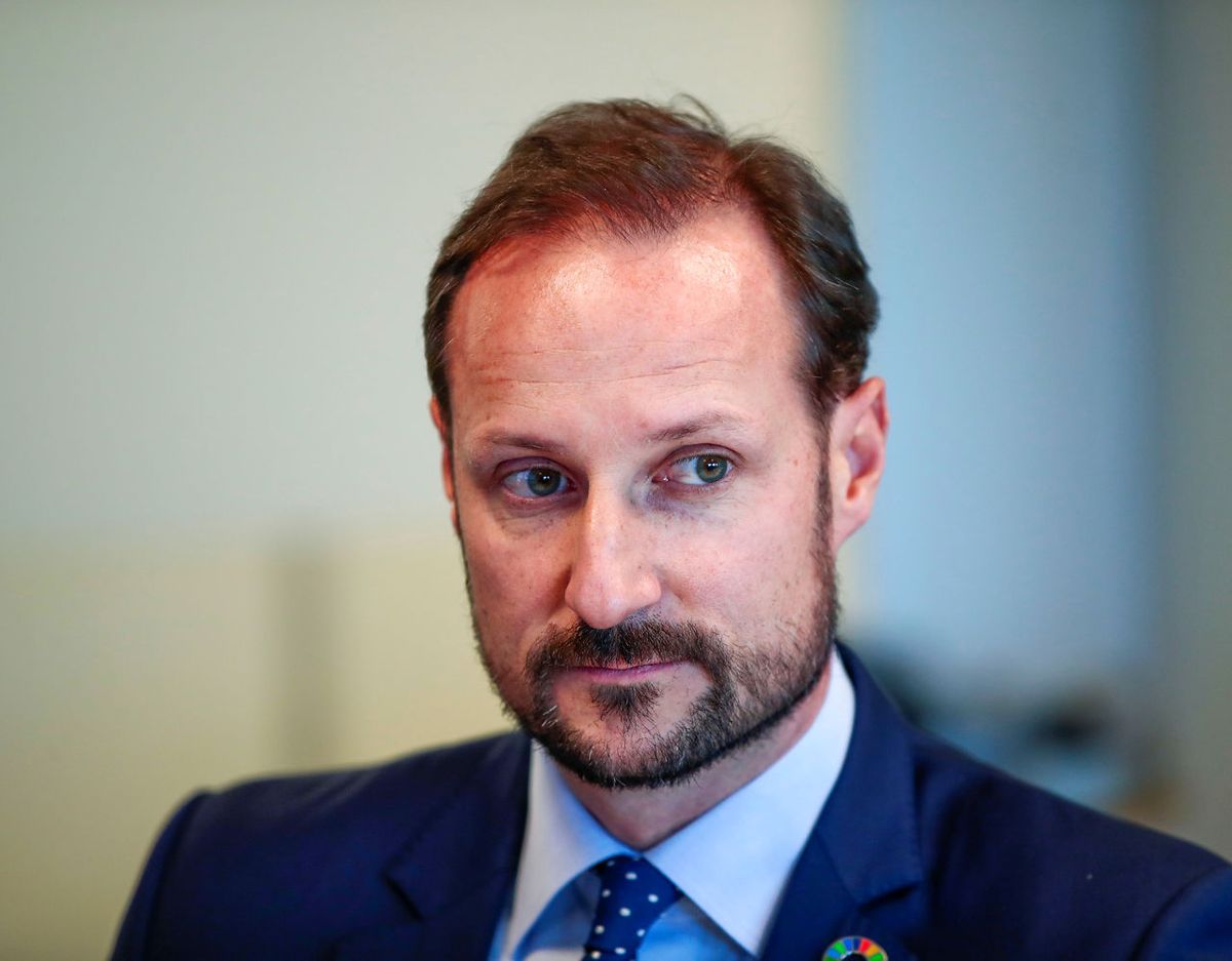 Kronprins Haakon kalder det uforståeligt, at hadbeskeder og trusler kan ramme nogen, der oven i købet har været udsat for terror. Foto: NTB Scanpix/Lise Aserud via REUTERS