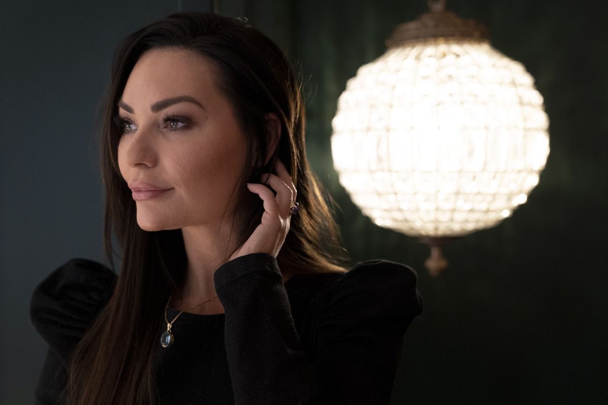 Influencer Mascha Vang synger med på børnesangen "Se min kjole" sammen med de to tøjdukker Sky og Torden, som tilsammen kalder sig "Titterne". (Arkivfoto)