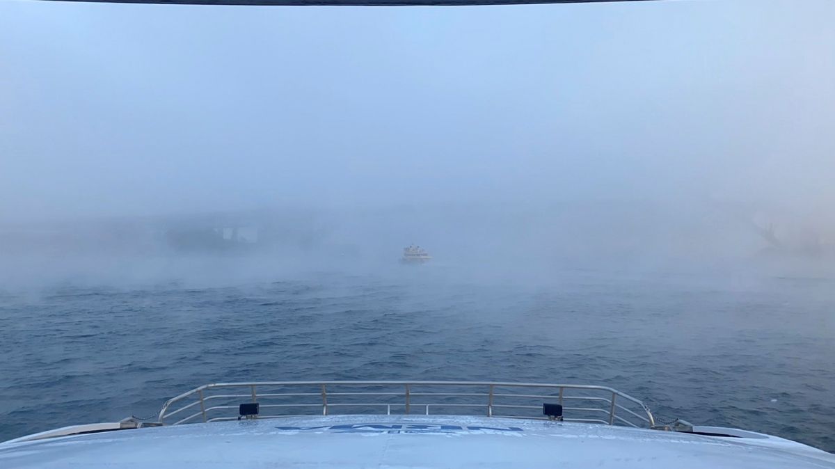 Sådan så Sydney Harbour Bridge ud om morgenen den 11. juni. Foto: DOUG HAZELL/Scanpix.