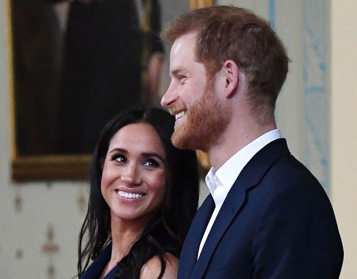 Ifølge en kilde kontaktede Harry og Meghan dronningen som en af de allerførste, da lille lilibet var kommet til verden. Foto: Scanpix/JULIAN SMITH / POOL / AFP)