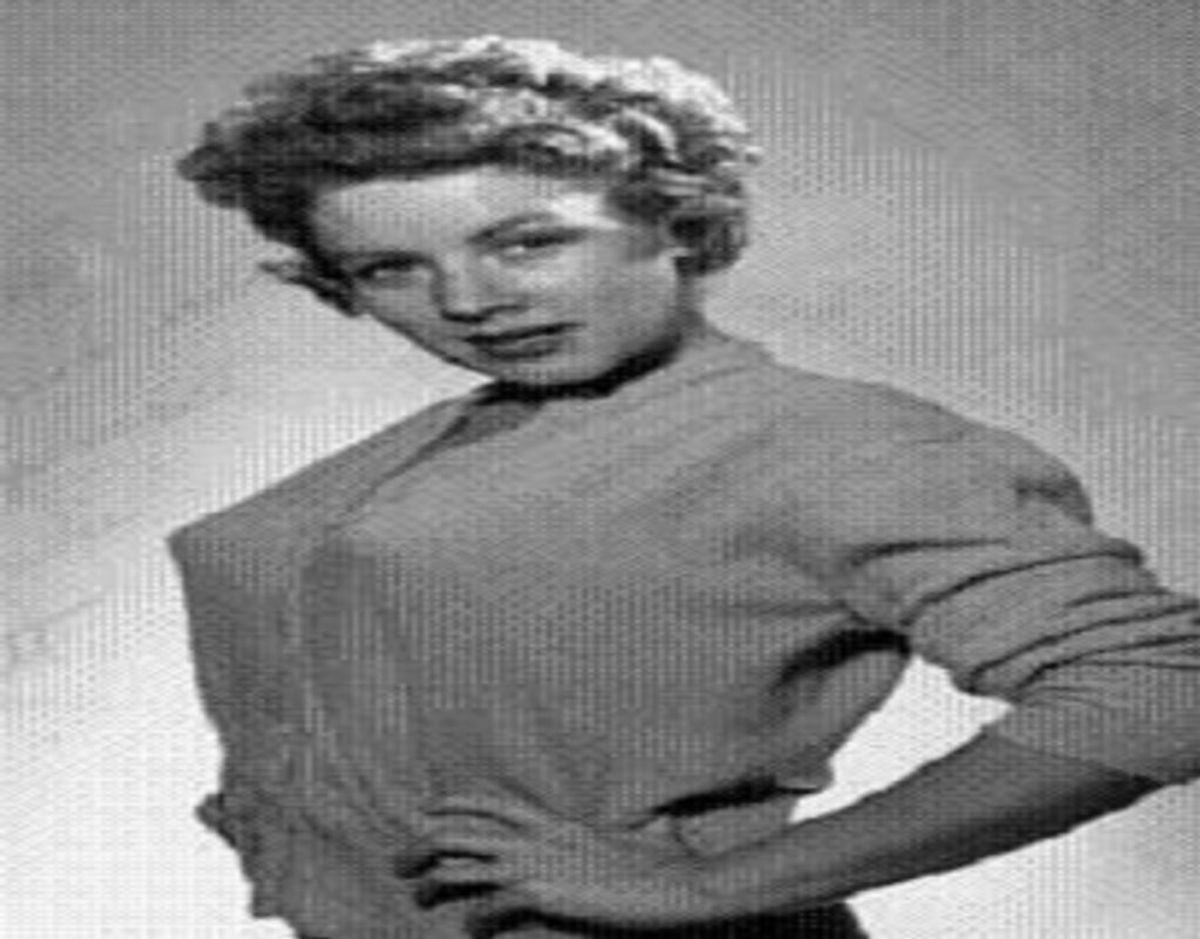 Claudia Barrett, som er mest kendt for sin femme fatale-rolle i science fiction filmen ‘Robot Monster’, er død i en alder af 91 år. Foto: Wiki Commons