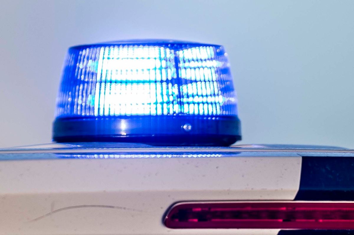 Da betjentene opdagede gaflen i støvlen, blev den 31-årige mand visiteret. De fandt to knive - en i mandens støvle og en i hans ene lomme.