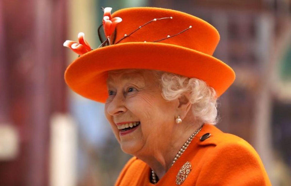 Dronning Elizabeth er den laveste i kongehuset med sine 162 centimeter. Foto: Scanpix