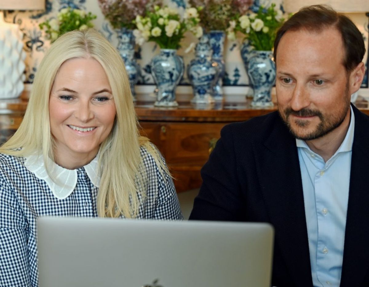 Kronprins Haakon og kronprinsesse Mette-Marit var med fra Skaugum cirka 20 kilometer sydvest for Oslo. Foto: Sven Gj. Gjeruldsen, Det kongelige hoff