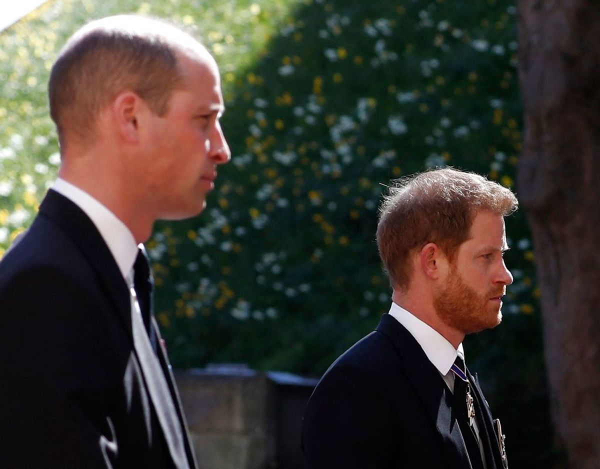 Harry og Williams følges ad ved prins Philips begravelse den 17. april. Foto: Scanpix/Alastair Grant / various sources / AFP)