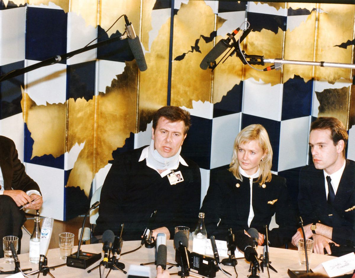 Pressemøde umiddelbart efter styrtet med SAS direktør Jan Carlzon, pilot Stefan Rasmussen, besætningsmedlem Ingrid Lagman og besætningsmedlem Anders Daquino. Foto: Ritzau Scanpix