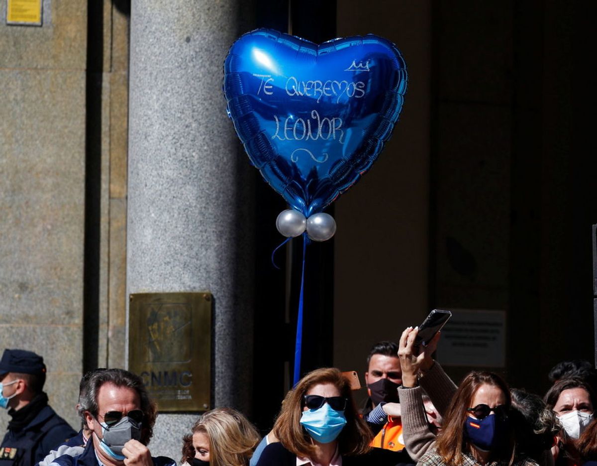 ‘Vi elsker dig Leono, står der på ballonen. Klik videre for flere billeder. Foto: Scanpix/REUTERS/Susana Vera