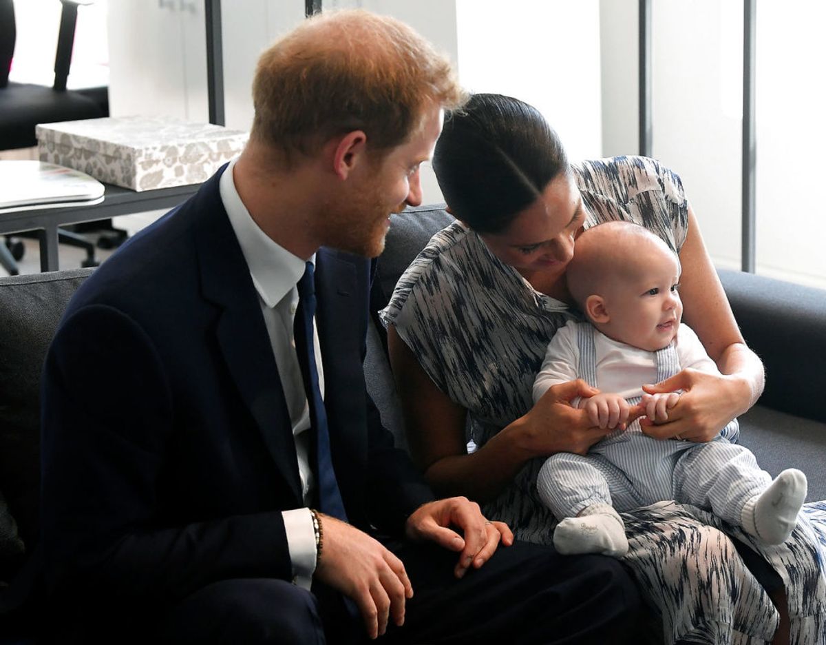 Hverken Harry eller Meghan er blevet vaccineret mod covid-19. Samtidig vil de gældende rejserestriktioner gøre det alt for kompliceret at rejse med nu snart to-årige Archie. Klik videre for flere billeder. Foto: Scanpix/REUTERS/Toby Melville/Pool