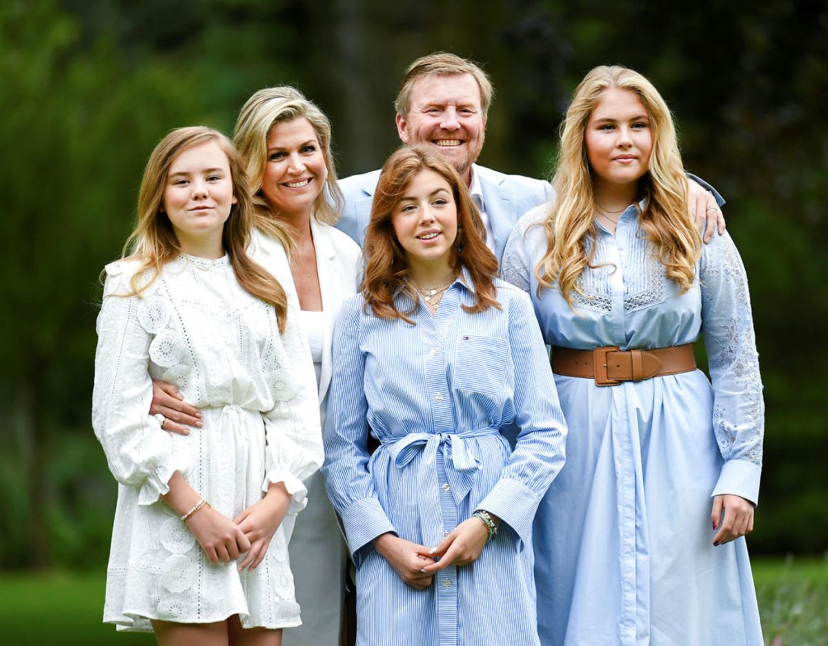 Det hollandske kongepar ses her med døtrene prinsesse Ariana (tv), prinsesse Alexia (mf) og kronprinsesse Catharina-Amalia. Foto: Scanpix/REUTERS/Piroschka van de Wouw/Pool