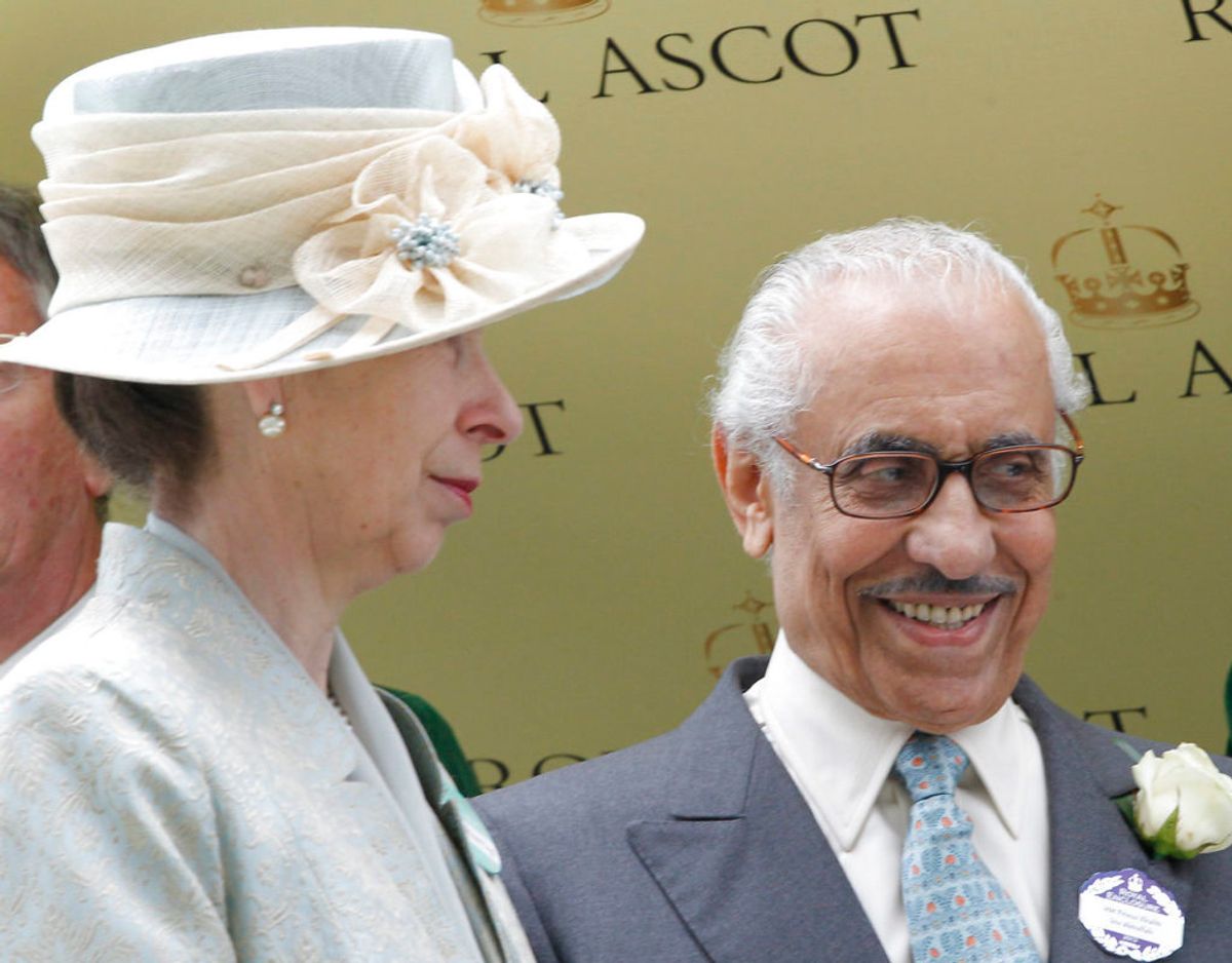 Prins Khalid bin Abdullah, her sammen med britiske prinsesse Anne, er død. Han blev 84 år gammel. Foto: Scanpix/Lajos-Eric Balogh/turfstock.com