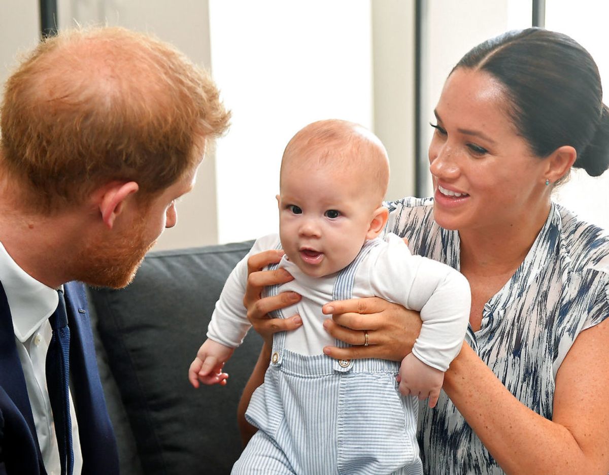 Ifølge Harry har han og Meghan sammen set Archie tage sit første skridt, samt både løbe og falde første gang. Klik videre i galleriet for flere billeder. Foto: Scanpix/REUTERS/Toby Melville/Pool