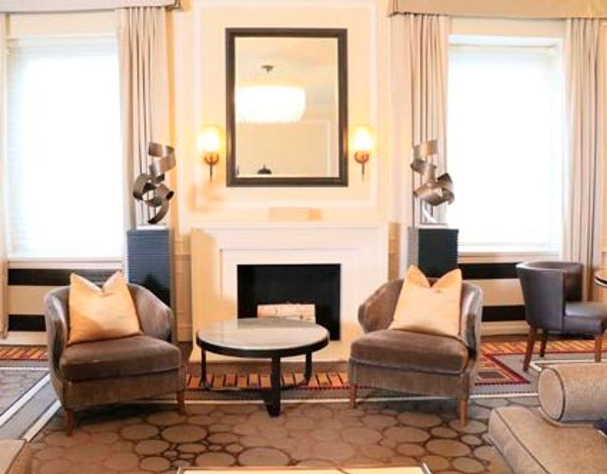 Flere genstande fra Elizabeth Taylors suite er også til salg. Foto: Kaminski Auctions/ Waldorf Astoria