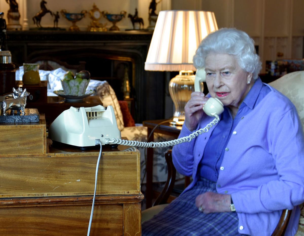 En del af Harry og Meghans fratrædelsesaftale er, at alle kommercielle aftaler, de måtte lave, skal forbo dronningens bord for endelig aftale. Klik videre i galleriet for flere billeder. Foto: Scanpix/Buckinghan Palace/Handout via REUTERS