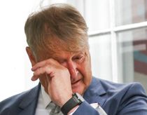 Rørt Åge Hareide slået til ridder af Margrethe