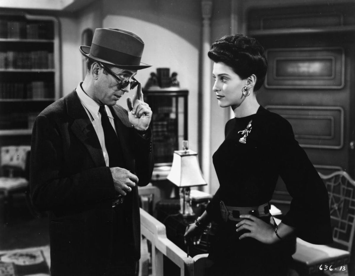Sonia Darrin ses her sammen med Humphrey Bogart i filmen The Big Sleep. Foto: Scanpix/