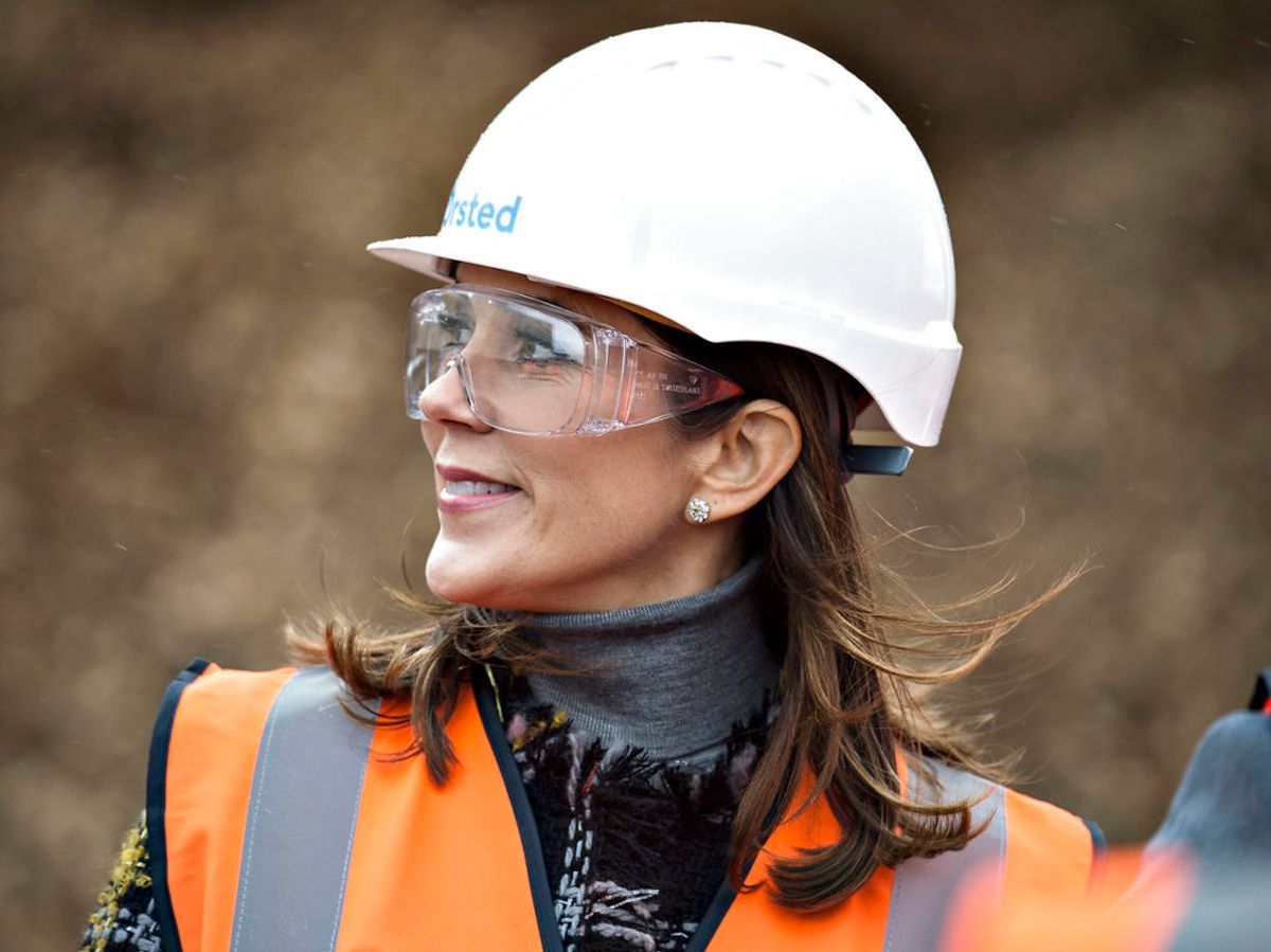 En af tingene man skal som kongelig er at tage del i indvielser. Her indvier Kronprinsesse Mary Skærbækværket ved Fredericia.
Foto: Henning Bagger / Scanpix