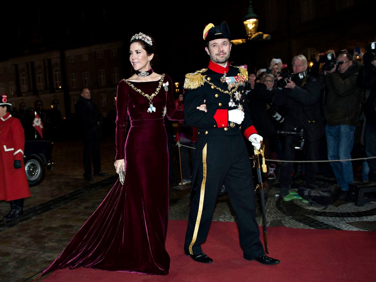 Som kongelig er der også mange officielle arrangement. Her ses Kronprins Frederik og kronprinsesse Mary til nytårskur og -taffel i 2014.
Foto: Keld Navntoft / SCANPIX