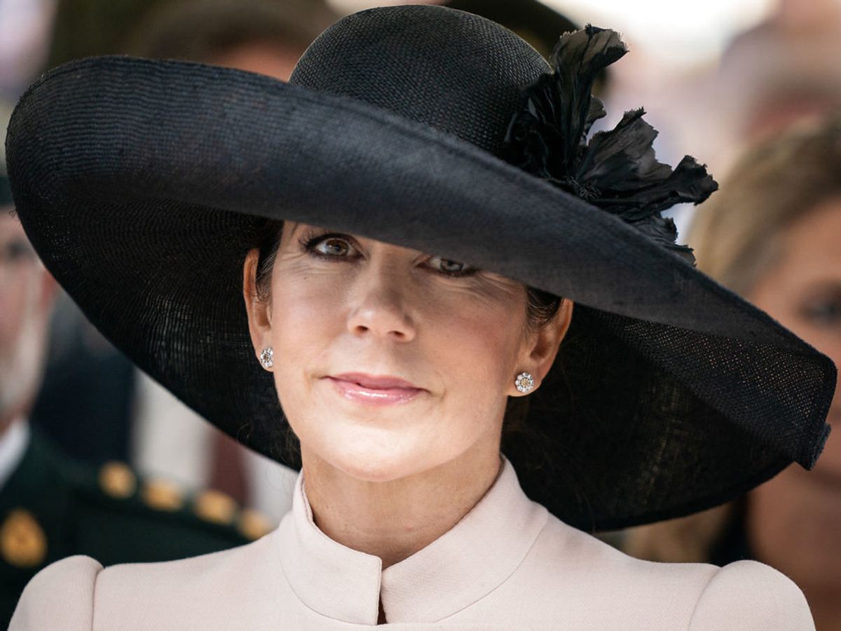 Kronprinsesse Mary tager også del i en masse arrangement. Her ses hun til parade under Flagdag for Danmarks Udsendte på Christiansborg Slotsplads i København.
Foto: Niels Christian Vilmann / Ritzau Scanpix