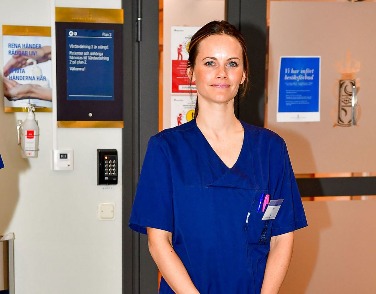 Prinsessen har under coronakrisen arbejdet som frivillig hjælper på hospitalet Sophiahemmet i Stockholm. Klik videre for flere billeder. Foto: Scanpix/TT News Agency/Jonas Ekstromervia REUTERS
