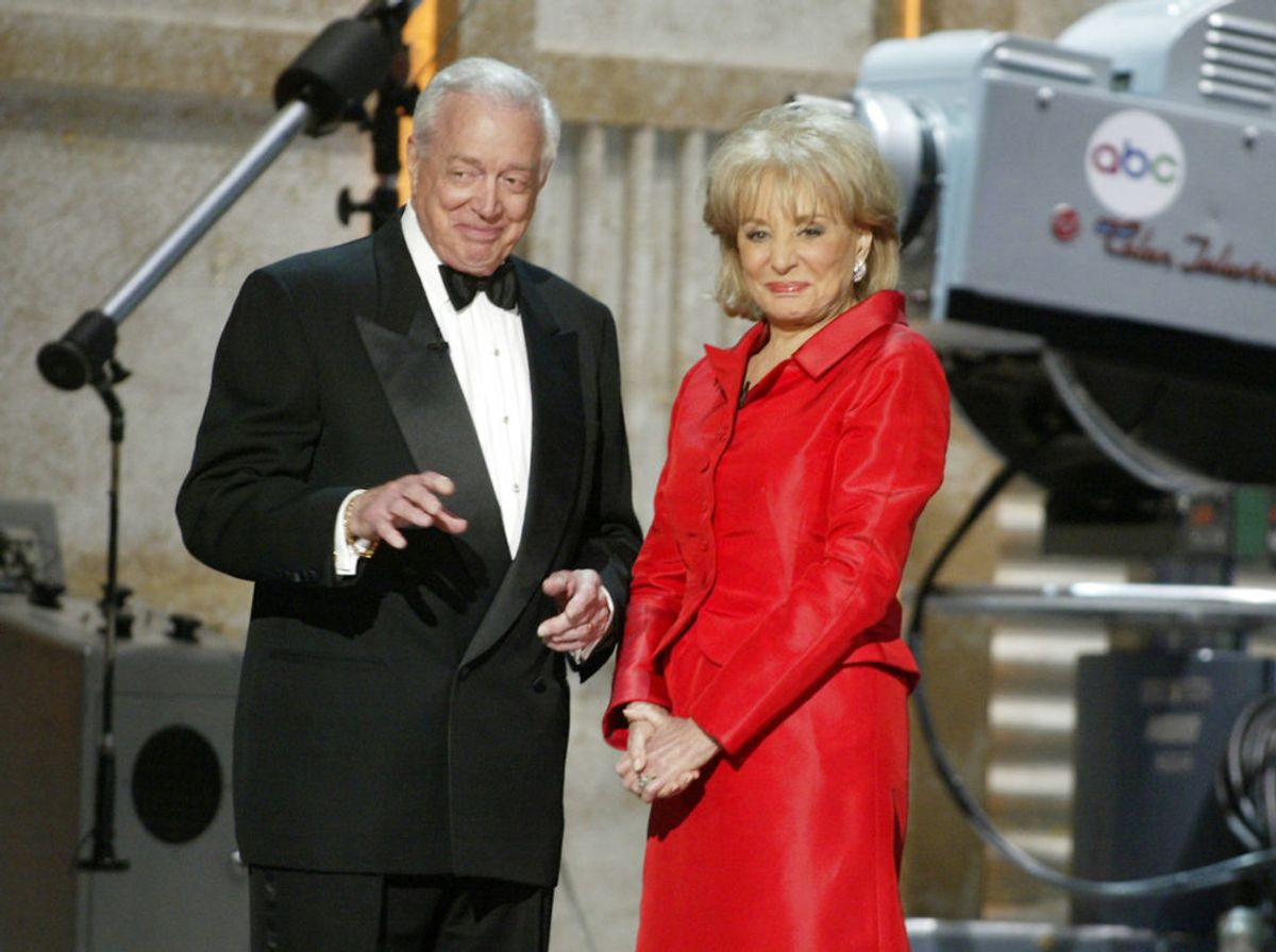 Hugh Downs er bedst kendt for sammen med Barbara Walters at være vært på nyhedsmagasinet 20/20. Foto: REUTERS/Fred Prouser/File Photo