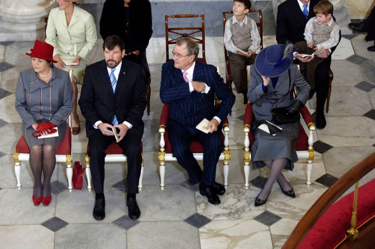 Den nærmeste familie under dåben af prins Christian i Christiansborg Slotskirke lørdag d. 21. januar 2006. Fra venstre kronprinsesse Marys far John Donaldson med sin kone Susan Donaldson, prins Henrik og dronning Margrethe. Foto: Scanpix