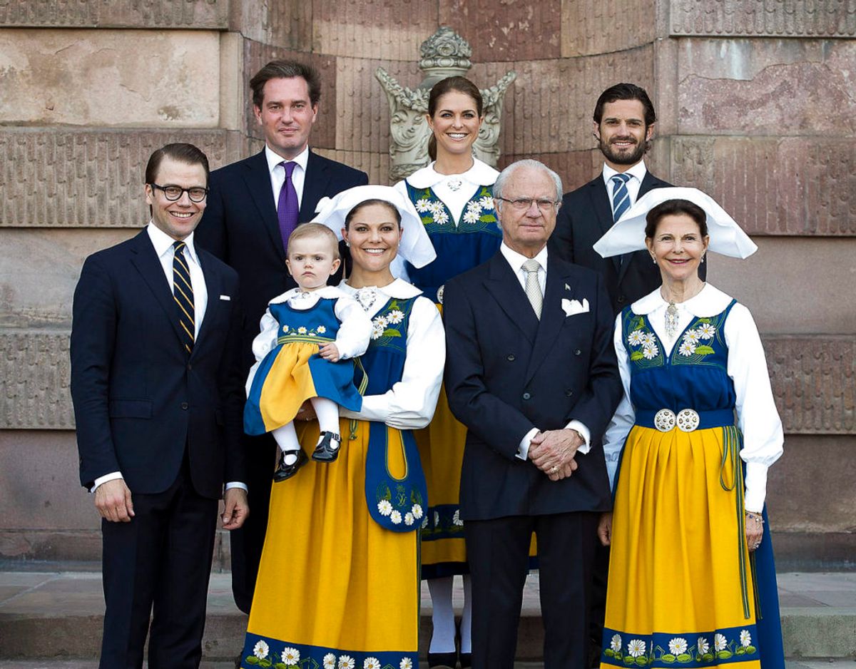Prinsesse Madeleine sammen med sin svenske familie,. Foto: REUTERS/Maja Suslin/Scanpix Sweden