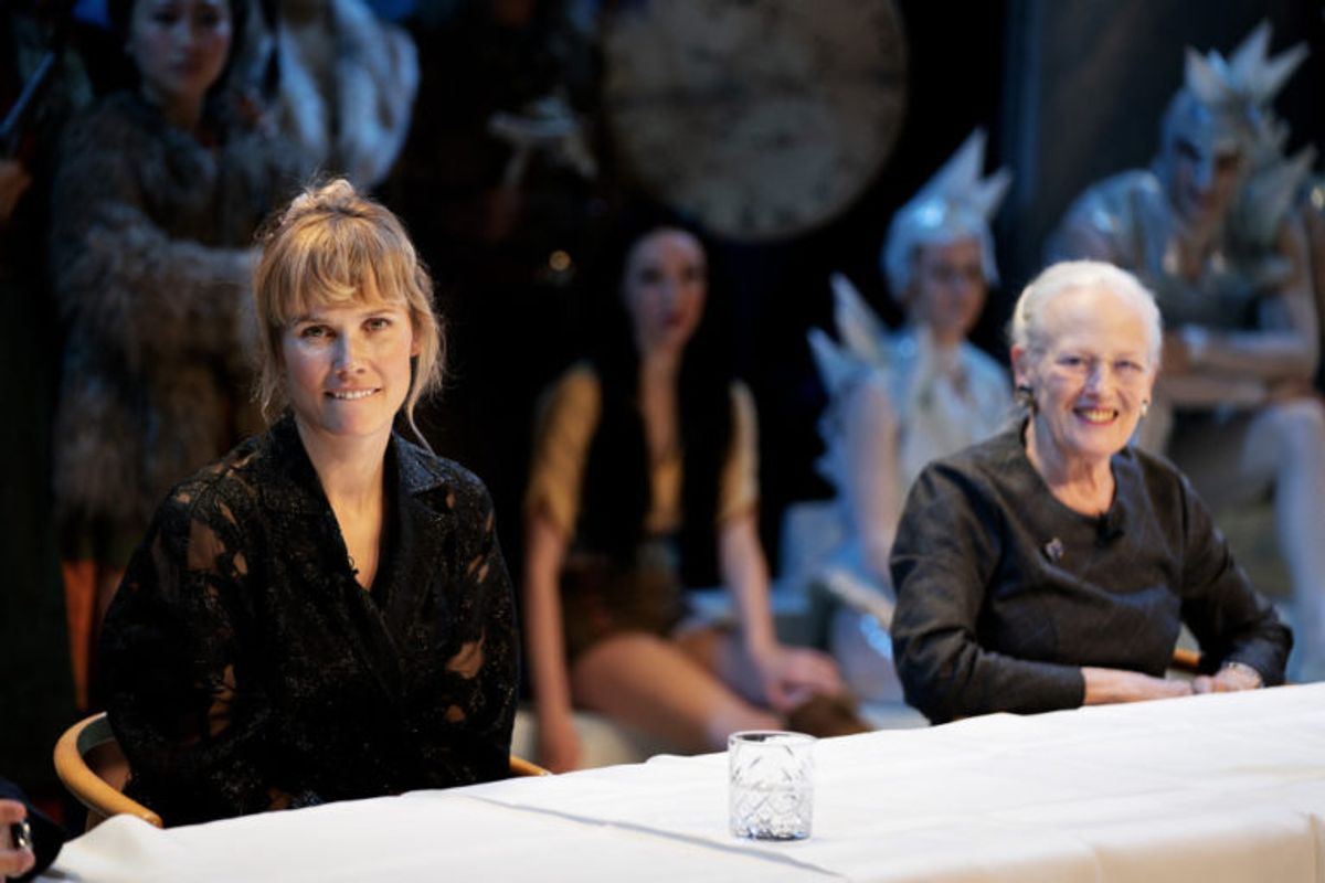 Oh Land (Nanna Øland Fabricius) og dronning Margrethe har arbejdet sammen om to balletforestillinger i Tivoli. De sidder her sammen i forbindelse med “Snedronningen” i november 2019. (Arkivfoto) Foto: Claus Bech/Scanpix