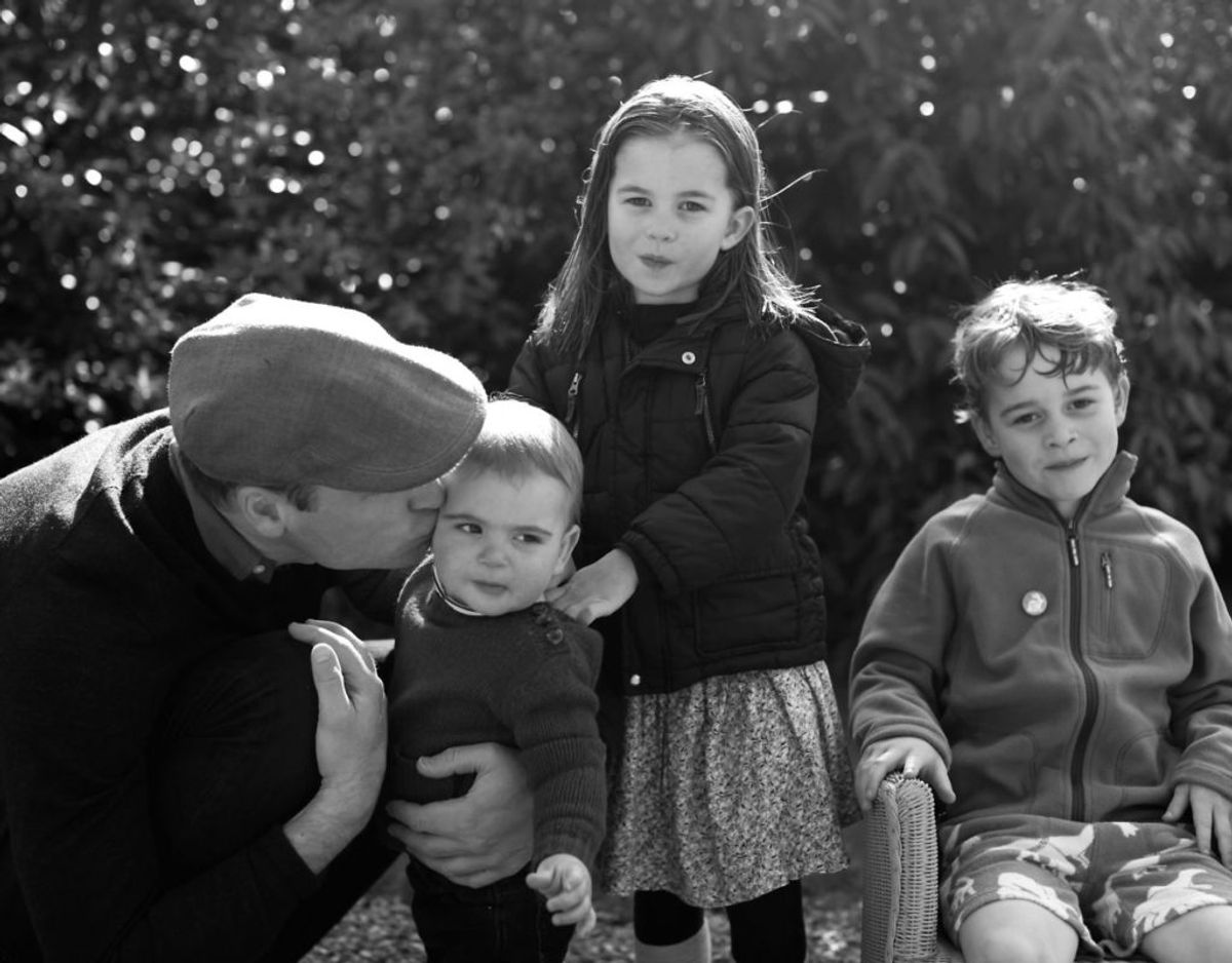 Hertuginde Kate har ganske ofte vist sine evner indenfor fotokunsten. Her er et billede hun har taget af sin mand og sine børn. Foto: Scanpix/The Duchess of Cambridge/Handout via REUTERS