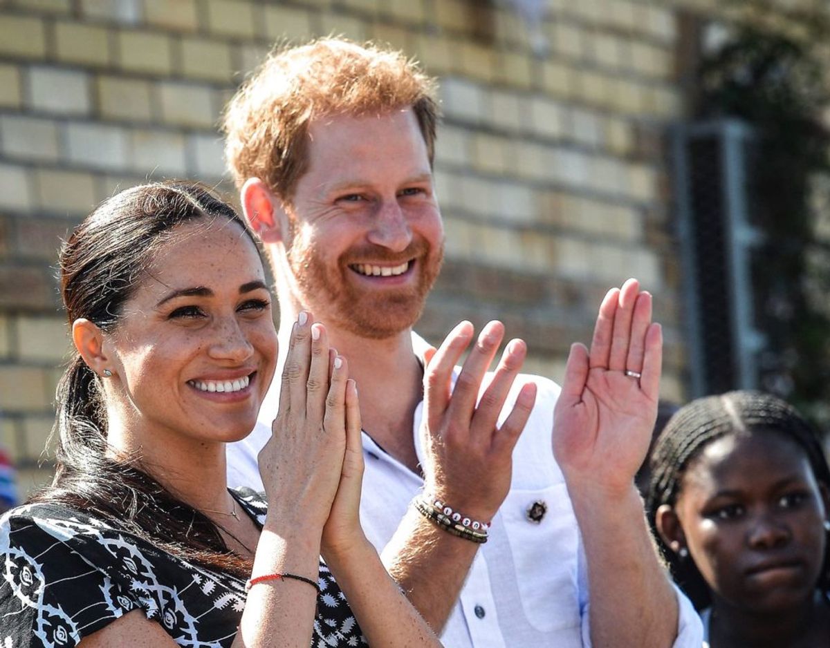 Harry og Meghan siges at kunne tjene formuer efter, de har sagt farvel til det royale liv. Foto: Scanpix/Courtney AFRICA / POOL / AFP)