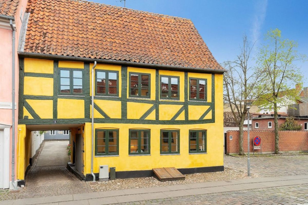 Køb dig til en bid af Matador: Agnes’ hus er til salg. Foto: Ejendomsmæglerfirmaet Allan Folmer