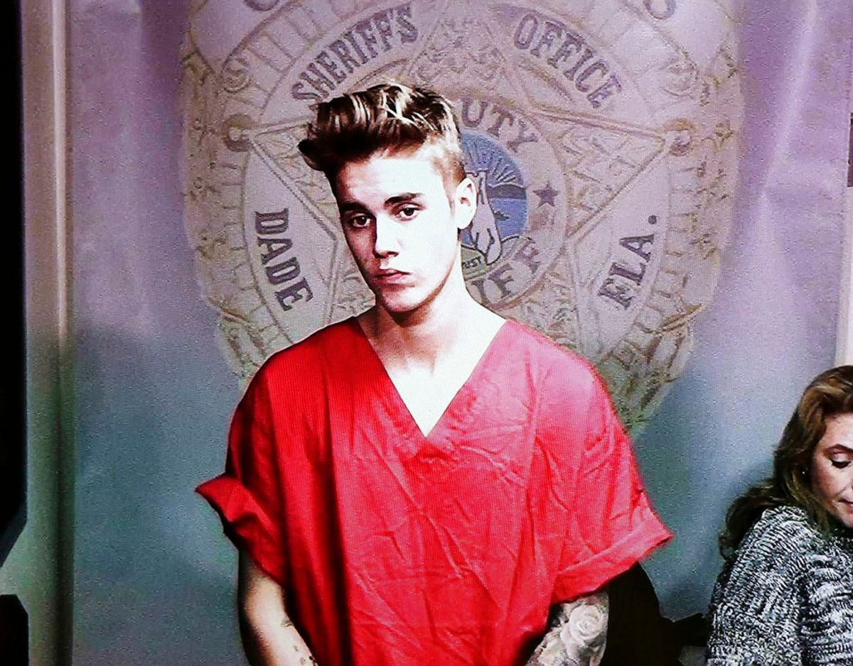 Justin Bieber ligger kun på plads nummer 15 med otte anholdelser. Han er snuppet for blandt andet hensynsløs kørsel og ovefald. KLIK og se plads nummer 10. Foto: Walter Michot/Scanpix.