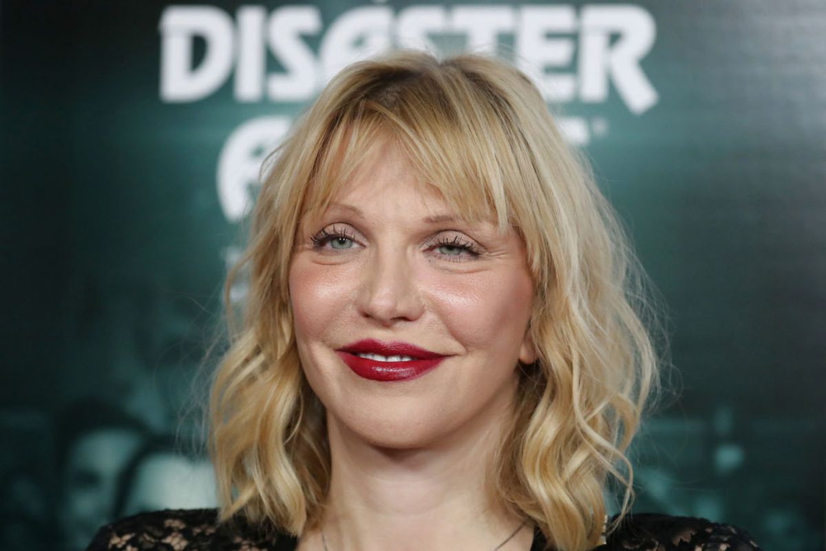 Også med 10 anholdelser: Skuespiller og sanger Courtney Love: Butikstyveri, overfald og besiddelse af stoffer er nogle af hendes forseelesr. Foto: Mike Blake/Scanpix.