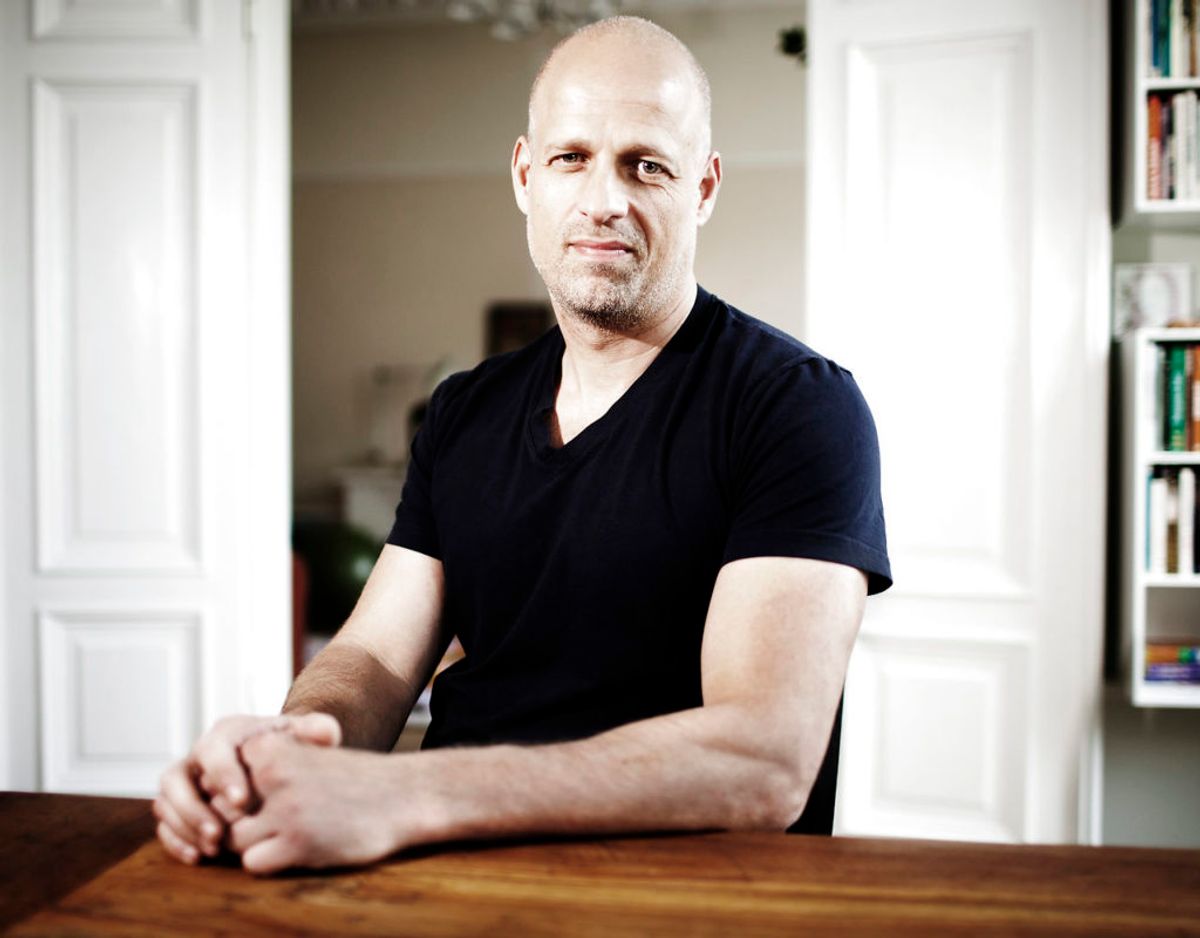 Henrik Frederiksen fortæller, at det er meget, meget vigtigt, at du som forfatter har kontakt til en god redaktør, du kan sparre med. Foto: Scanpix.
