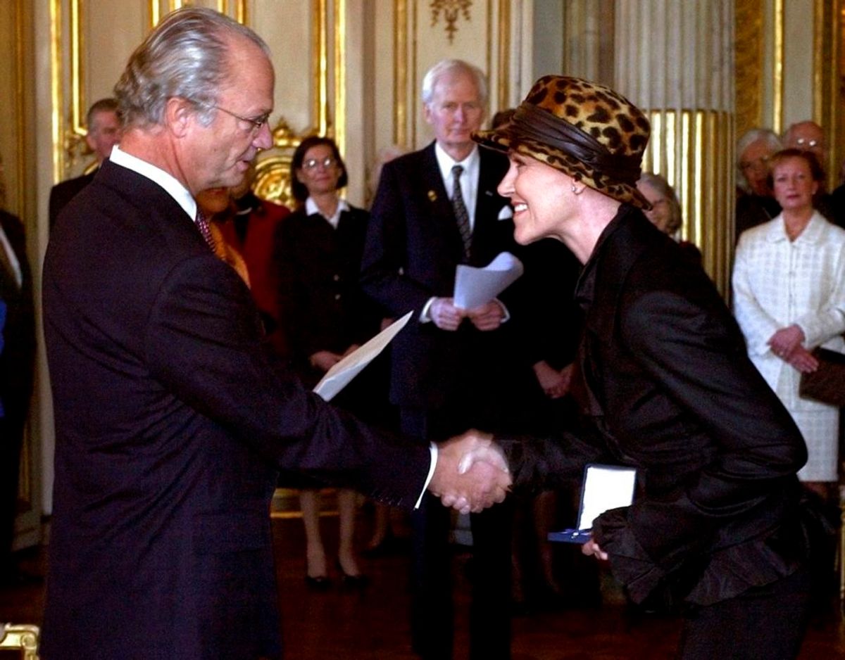 Kong Carl Gustaf har kommenteret, at hendes musik har betydet meget for hele det svenske folk inklusiv kongens egen familie. I 2003 gav han Marie Fredriksson en fortjenstmedalje. Foto: Stefan Jerrevang / SCANPIX Code 60160