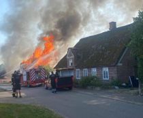 Tre huse brændt totalt ned
