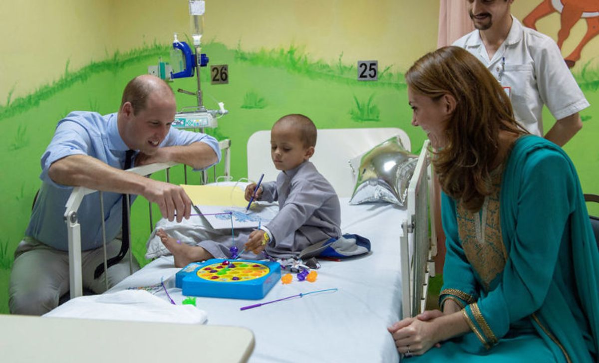 Kate og William har haft travle dage i Pakistan. KLIK VIDERE OG SE FLERE BILLEDER. Foto: Scanpix