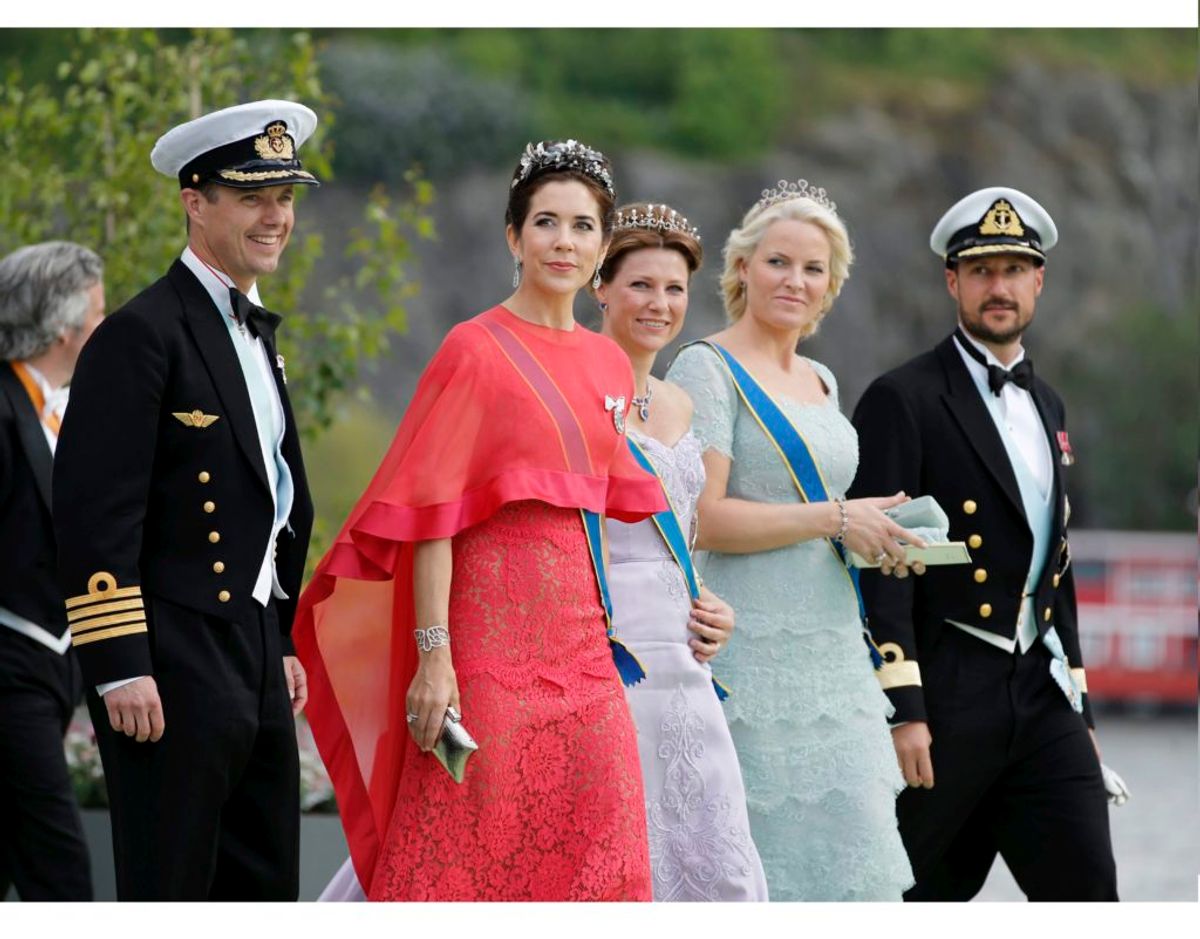 Det norske kronprinspar kan søndag fejre bryllupsdag. KLIK VIDERE OG SE BILLEDER FRA DET ROYALE PARS BRYLLUP. Foto: Scanpix.