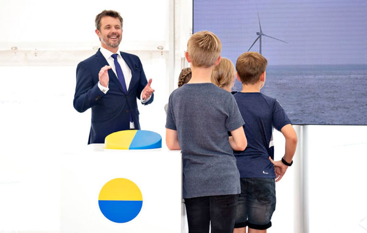 Kronprins Frederik var med, da den store havmøllepark blev åbnet. Foto: Foto: Henning Bagger/Ritzau Scanpix. KLIK for mere.