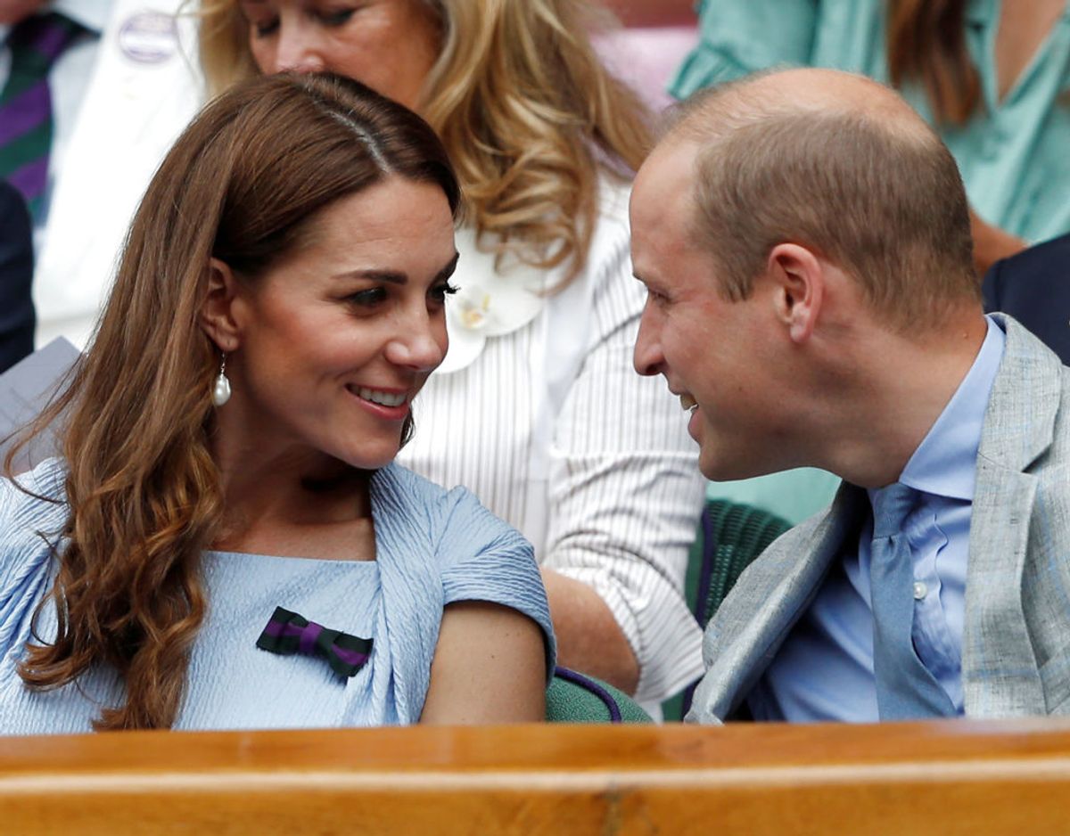 Sammen med prins William så hertuginde Kate herrernes finalekamp. Foto: Scanpix