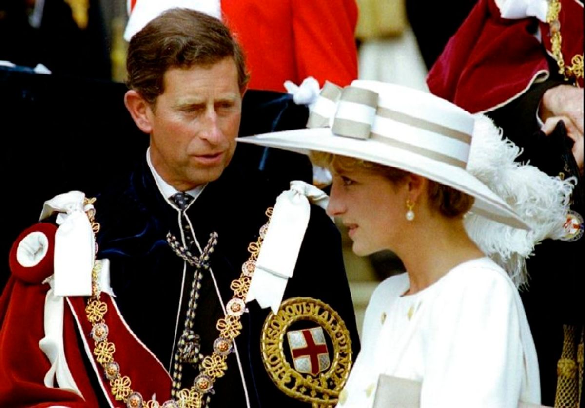 Her ses Diana og prins Charles kort inden et officielt arrangement. Foto: Scanpix