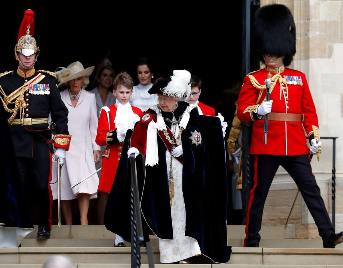 Mange i dronning Elizabeths vidtforgrenede familie må passe helt normale jobs. Klik videre og se nogle af dem. Foto: Scanpix