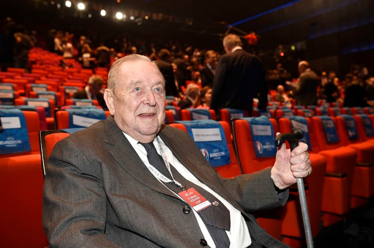 Lennart Johansson, som her ses på et billede fra december 2015, er død. Han blev 89 år. Foto: Franck Fife/AFP