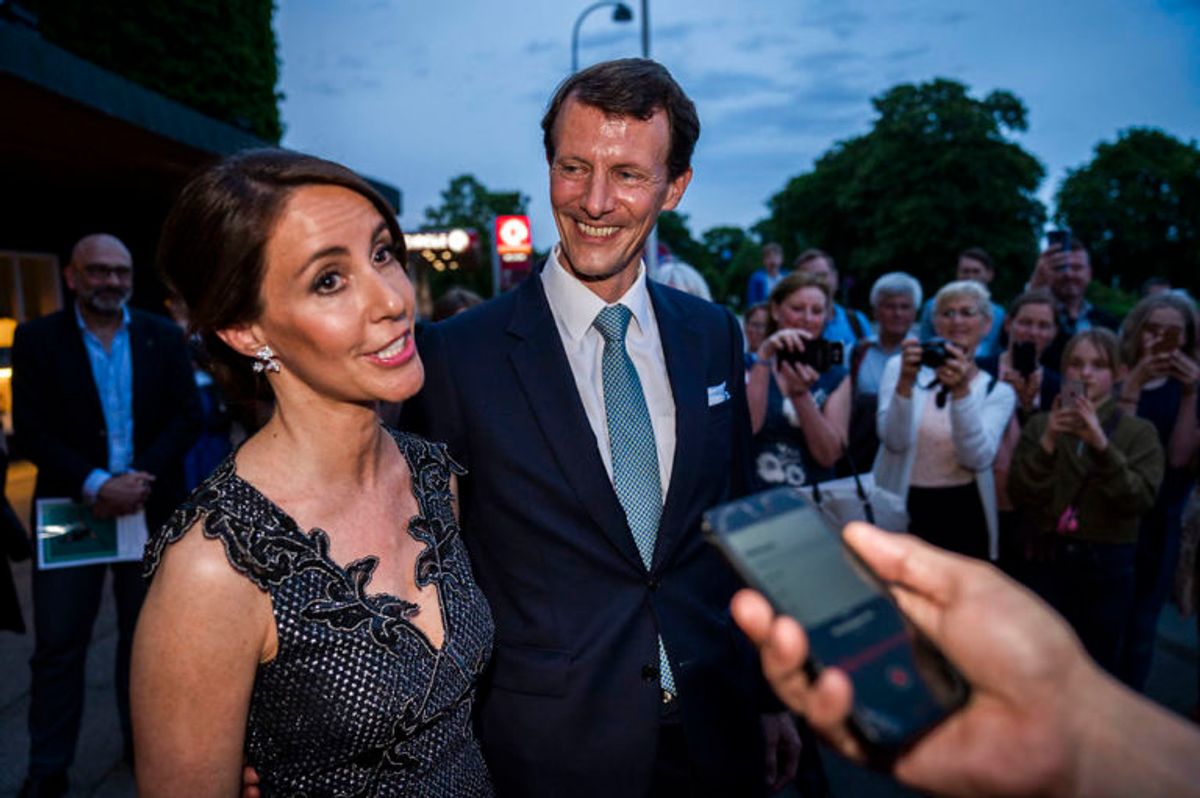 sendxnet Prins Joachim og Marie forlader Bellevue Teatret. Fødselsdagskoncert for prins Joachim på Bellevue Teatret i Klampenborg, mandag den 3. juni 2019. En række kunstnere har valgt at give Prins Joachim en særlig gave i anledning af Prinsens 50- a°rs fødselsdag. (Foto: Martin Sylvest/Ritzau Scanpix 2019)
