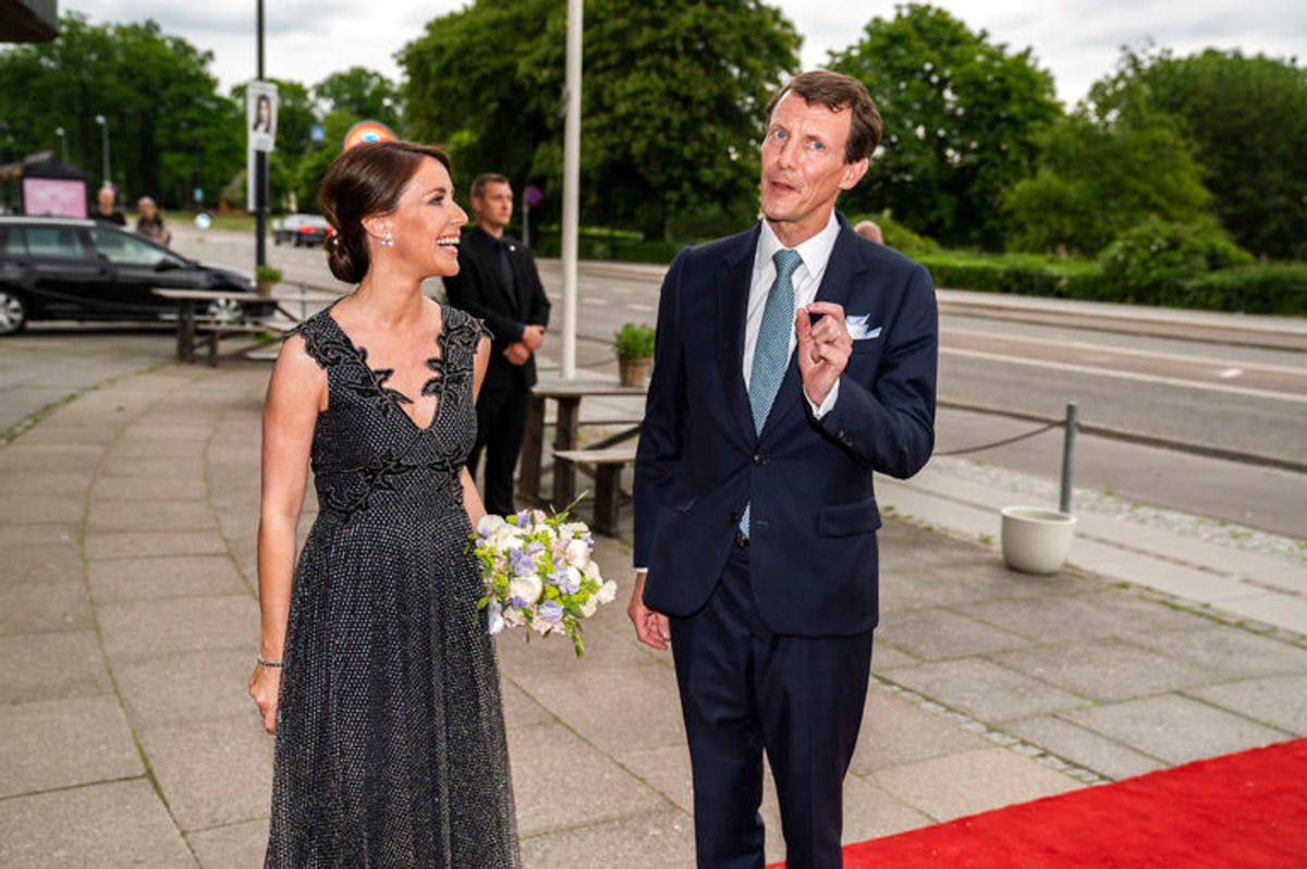 sendxnet Prins Joachim og Marie ankommer til Bellevue Teatret. Fødselsdagskoncert for prins Joachim på Bellevue Teatret i Klampenborg, mandag den 3. juni 2019. En række kunstnere har valgt at give Prins Joachim en særlig gave i anledning af Prinsens 50- a°rs fødselsdag. (Foto: Martin Sylvest/Ritzau Scanpix 2019)