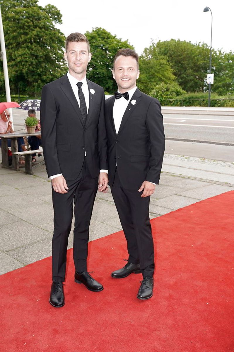 Gæster ankommer til fødselsdagskoncert for prins Joachim på Bellevue Teatret i Klampenborg, mandag den 3. juni 2019. En række kunstnere har valgt at give prins Joachim en særlig gave i anledning af prinsens 50-års fødselsdag. Koncerten blev med få timers varsel flyttet fra Sølyst til Bellevue Teatret pga risiko for skybrud. . (Foto: Martin Sylvest/Ritzau Scanpix)