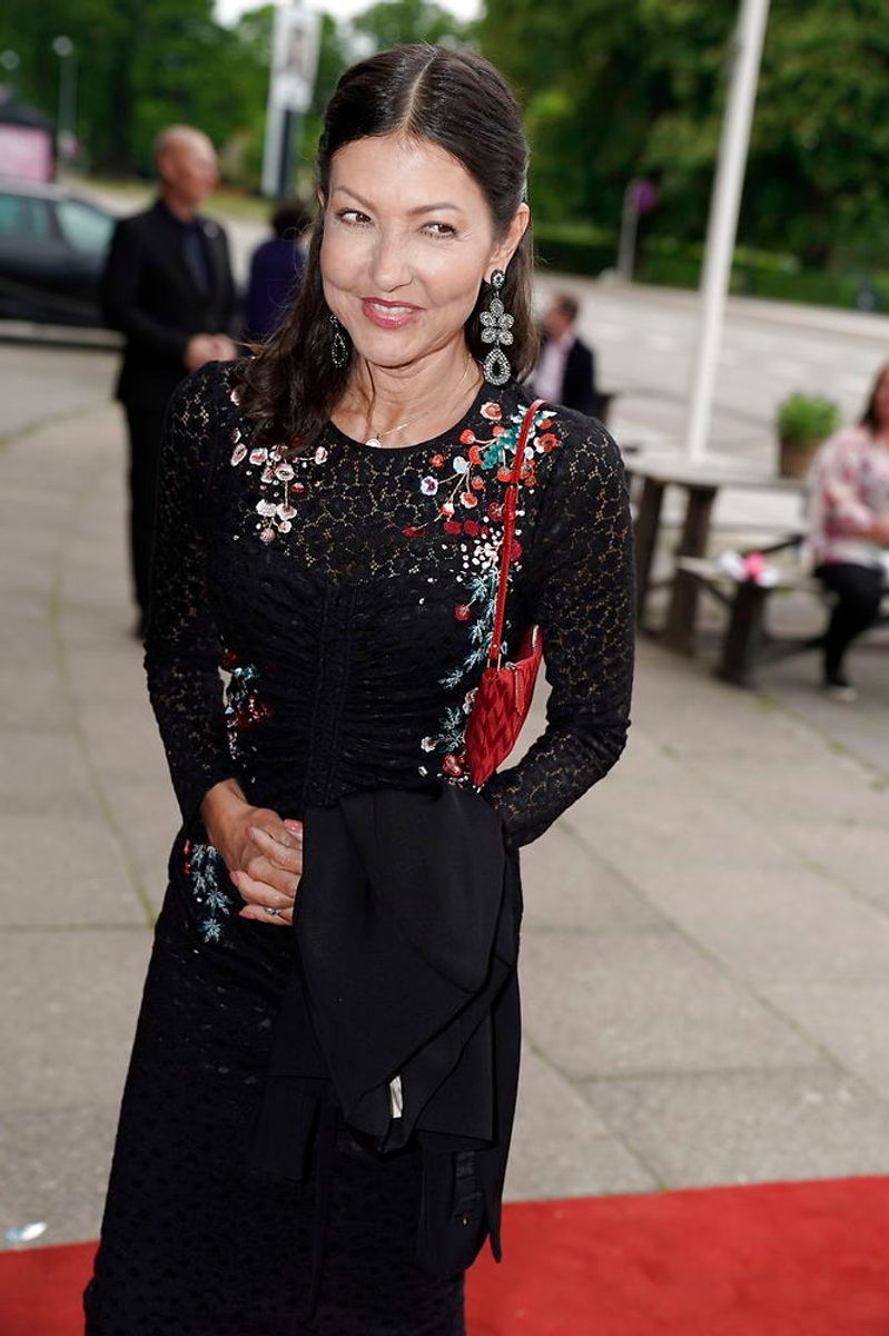 Grevinde Alexandra ankommer til fødselsdagskoncert for prins Joachim på Bellevue Teatret i Klampenborg, mandag den 3. juni 2019. En række kunstnere har valgt at give prins Joachim en særlig gave i anledning af prinsens 50-års fødselsdag. Koncerten blev med få timers varsel flyttet fra Sølyst til Bellevue Teatret pga risiko for skybrud. . (Foto: Martin Sylvest/Ritzau Scanpix)