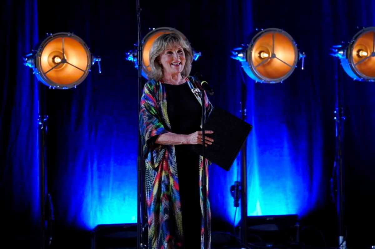 Susse Wold på scenen under en fødselsdagskoncert for prins Joachim på Bellevue Teatret i Klampenborg, mandag den 3. juni 2019. En række kunstnere har valgt at give prins Joachim en særlig gave i anledning af prinsens 50-års fødselsdag. Koncerten blev med få timers varsel flyttet fra Sølyst til Bellevue Teatret pga risiko for skybrud. . (Foto: Martin Sylvest/Ritzau Scanpix)