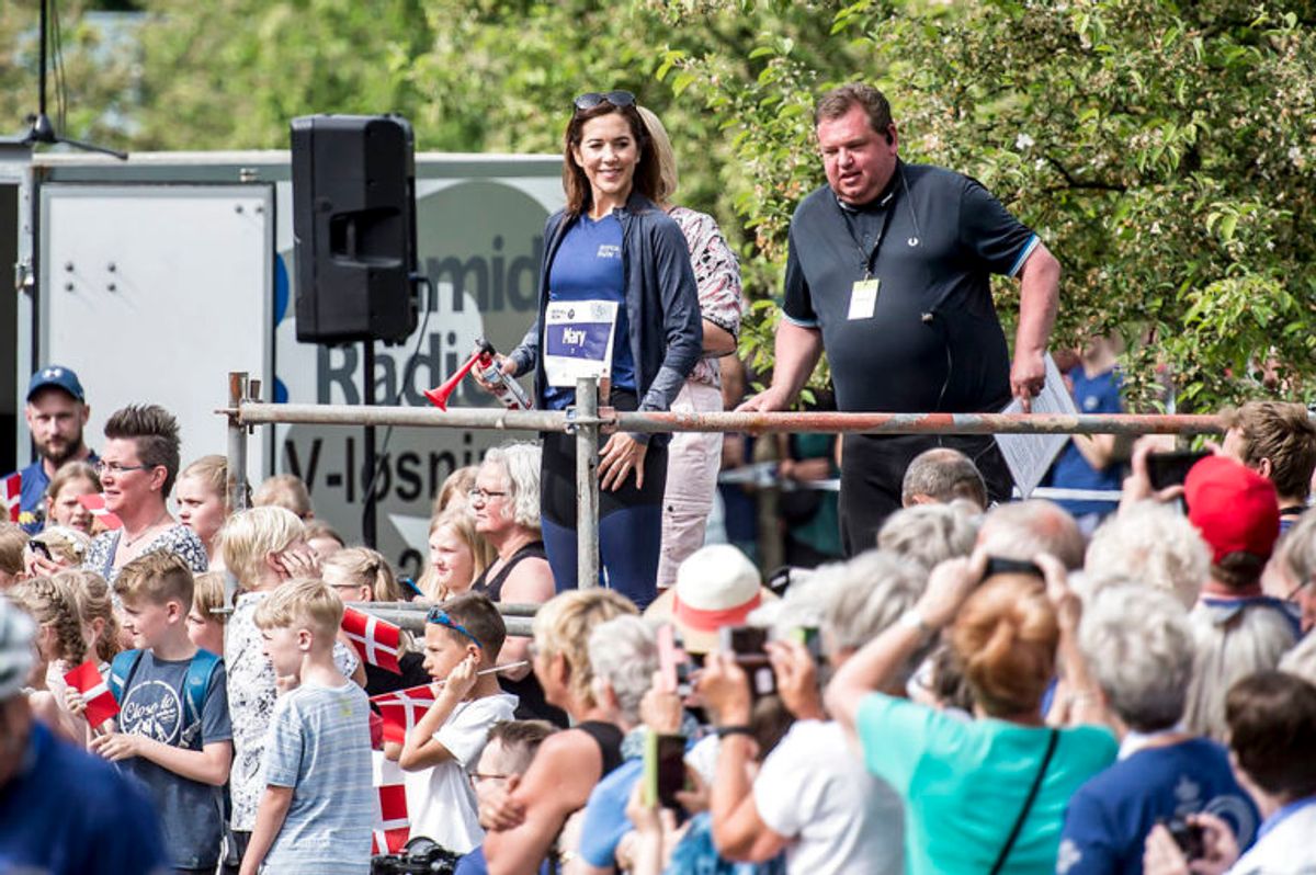 Kronprinsesse Mary løber Royal Run i Odense, mandag den 21. maj 2018. I løbet af dagen løber Kronprins Frederik i Danmarks fem største byer i forbindelse med, at han fylder 50 år den 26. maj 2018. Royal Run-løbet er delt op i temaer, der afspejler Kronprinsens liv. I Odense er temaet OL.. (Foto: Mads Claus Rasmussen/Ritzau Scanpix)