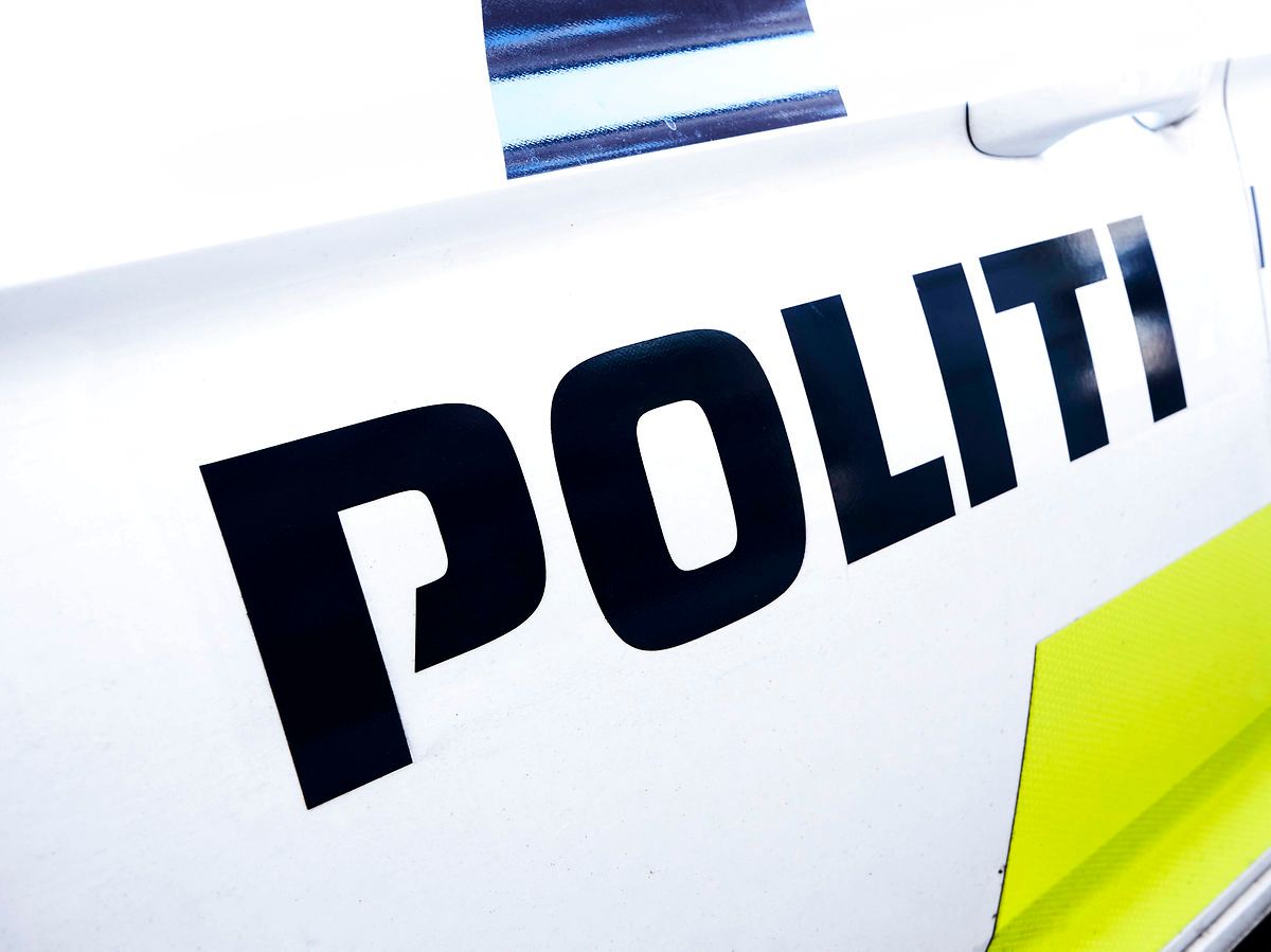 En mand er kommet til skade ved en arbejdsulykke i Aalborg.